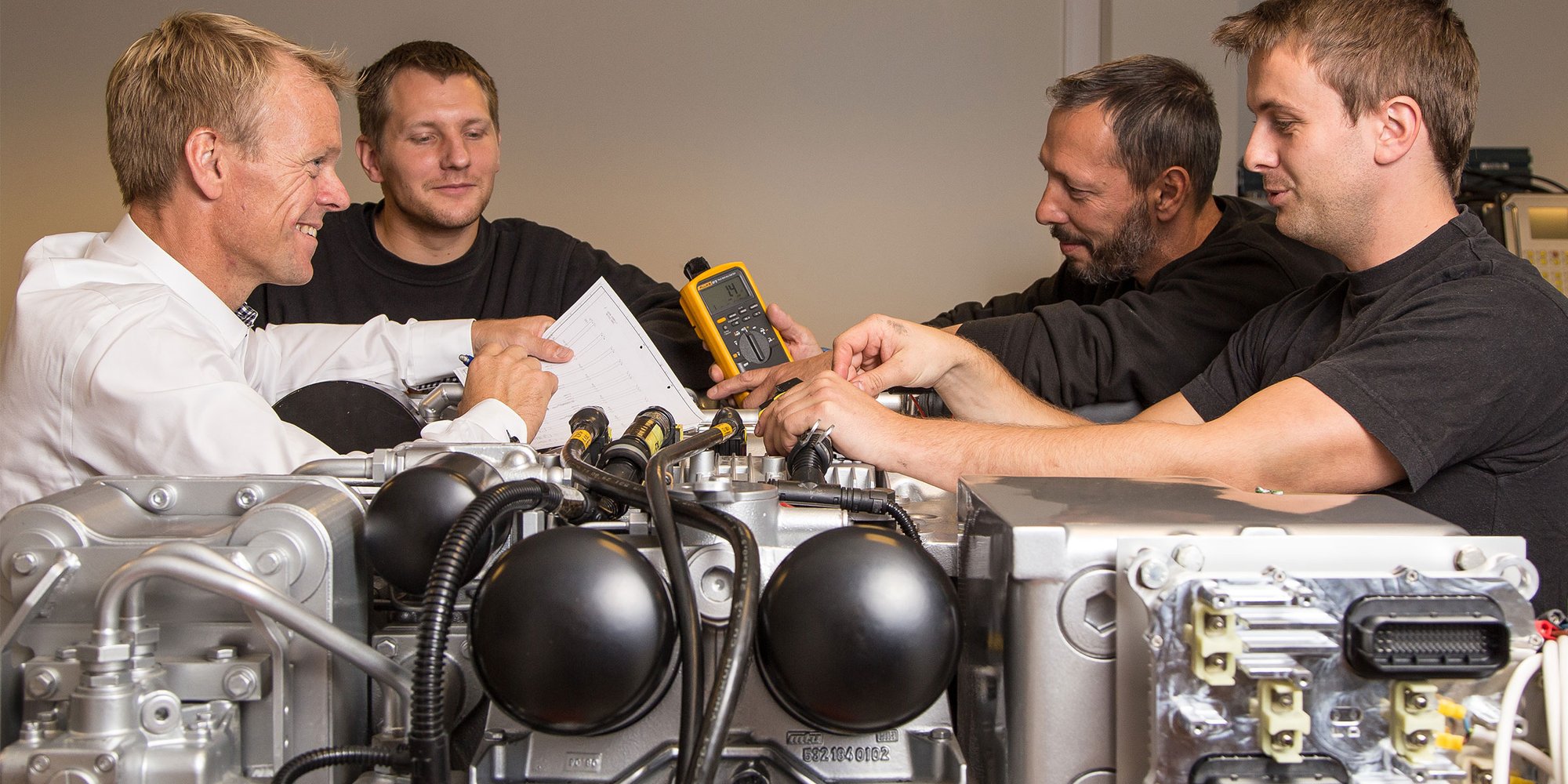 Säkra drifttiden för ditt kraftsystem 24/7/365 | Service & Aftermarket | Marine | BOS Power Solutions Säkra drifttiden för ditt kraftsystem 24/7/365 | Service & Aftermarket | Marine | BOS Power Solutions
